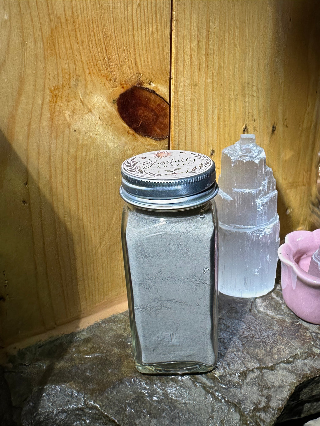 Mineral clay face mask